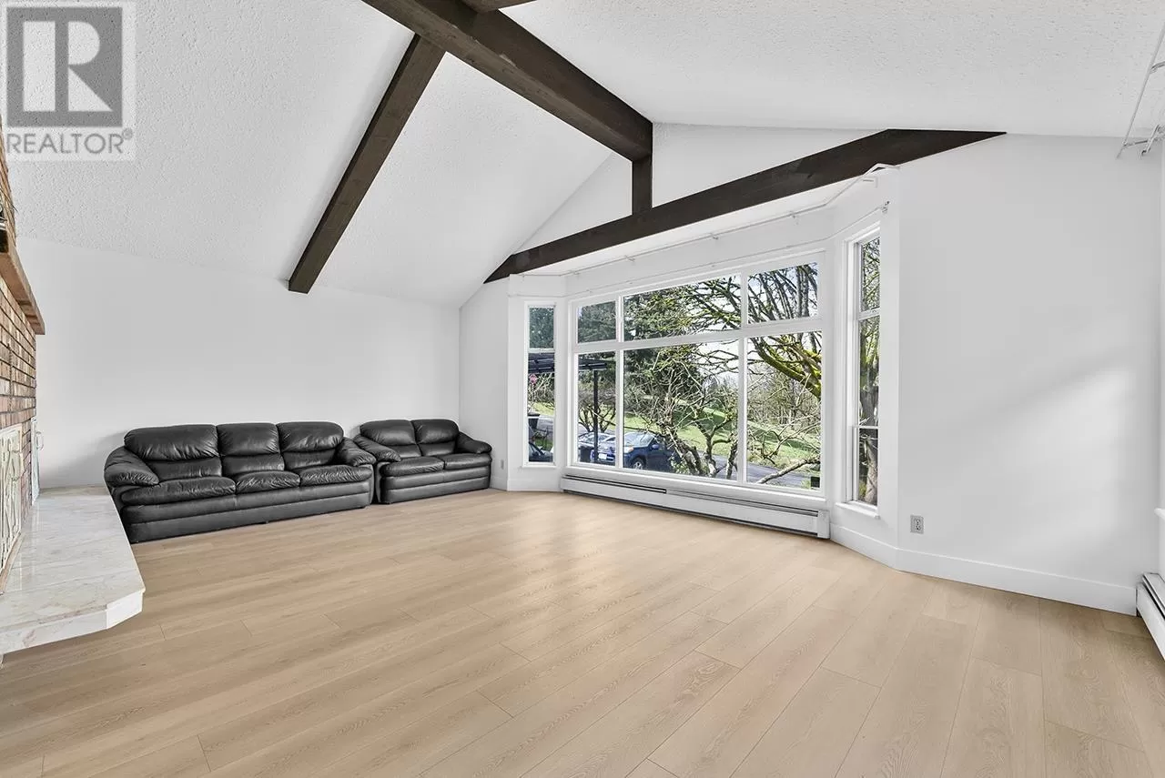 House for rent: 4976 Bond Street, Burnaby, British Columbia V5H 2Y4