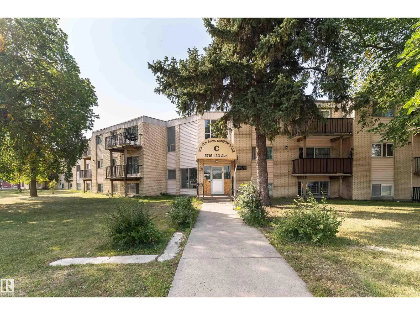 Apartment for rent: #4b 13230 Fort Rd Nw, Edmonton, Alberta T5A 1C2