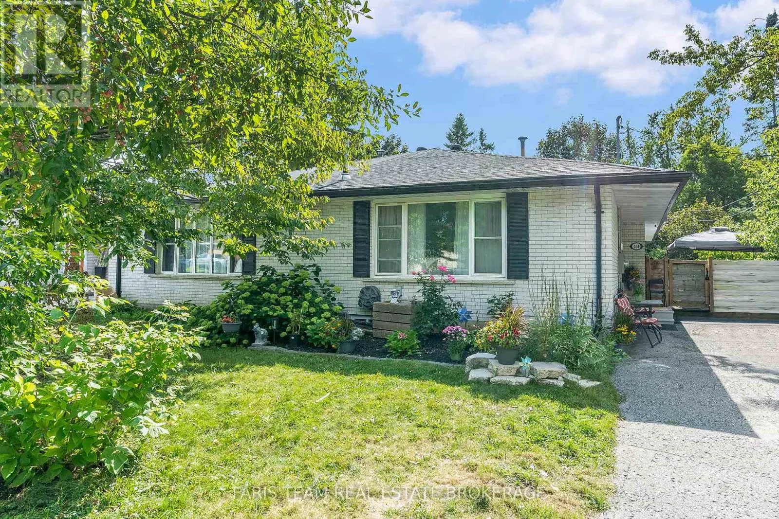 House for rent: 4b Oak Street, Barrie, Ontario L4M 3T8