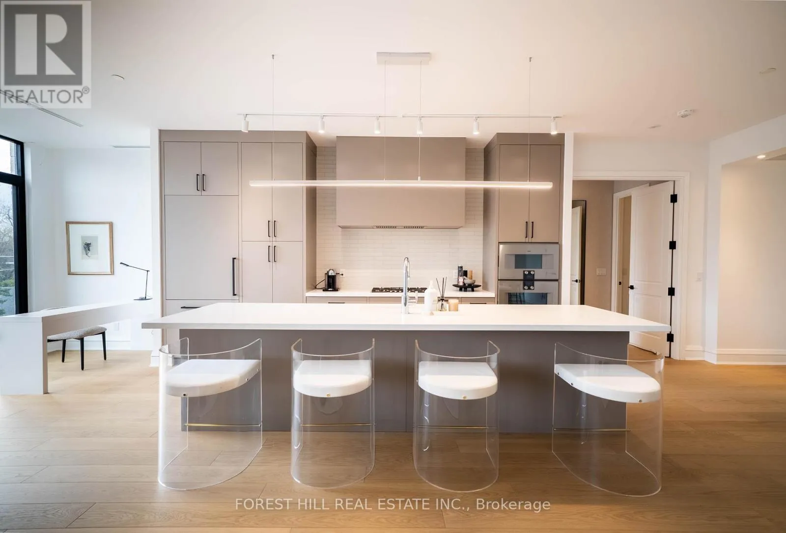 Apartment for rent: 4d - 2010 Bathurst Street, Toronto, Ontario M5P 0A8