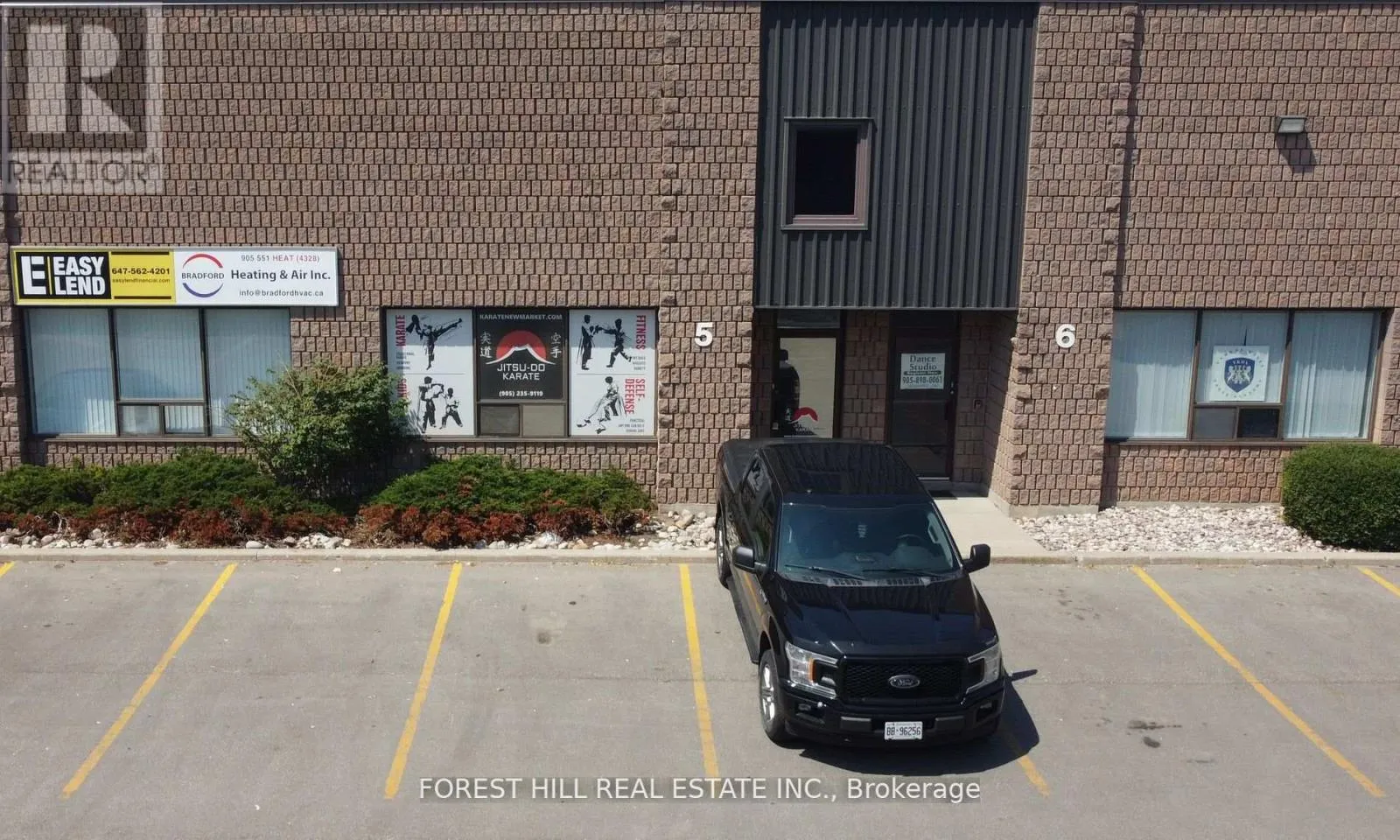 Offices for rent: 5 - 1211 Gorham Street, Newmarket, Ontario L3Y 8Y3