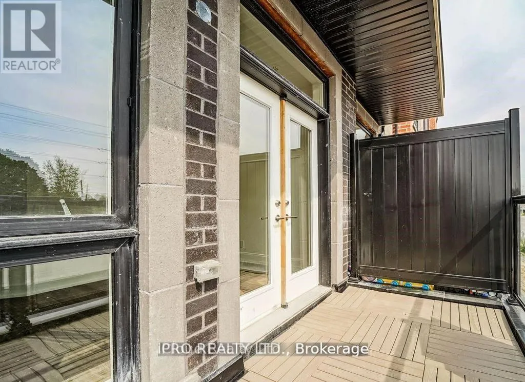 Row / Townhouse for rent: 5 - 12868 Yonge Street, Richmond Hill, Ontario L4E 4H1