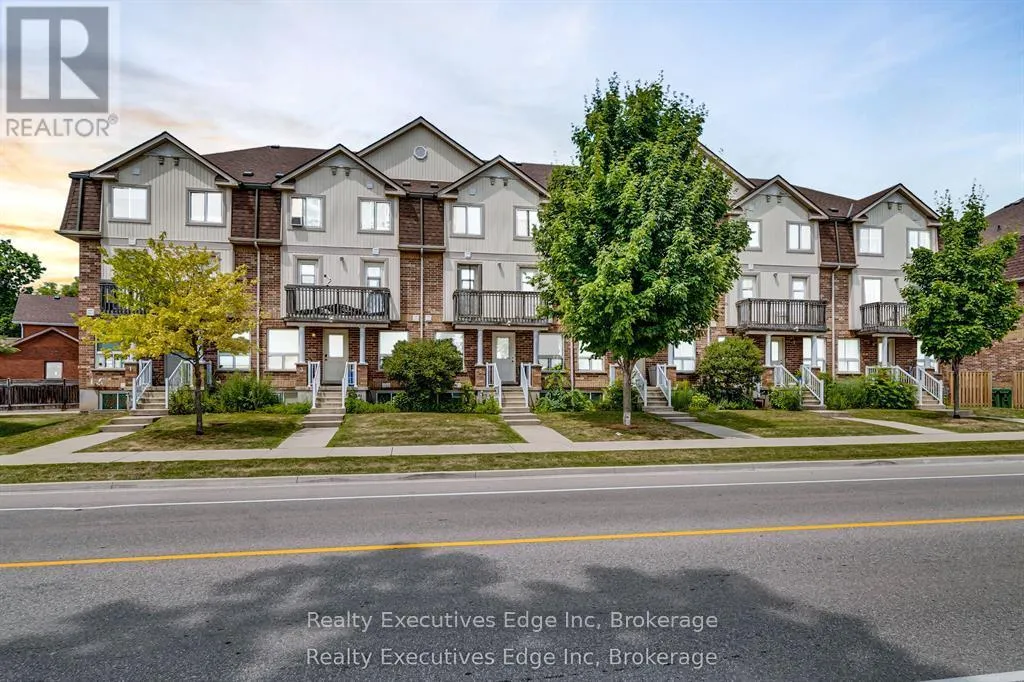 Row / Townhouse for rent: 5 - 142 York Road, Guelph, Ontario N1E 3E9