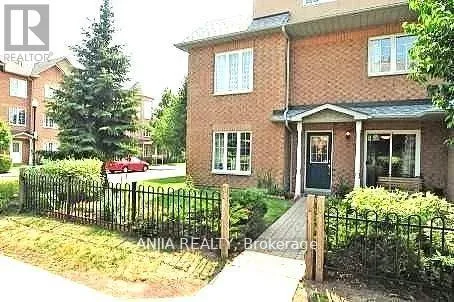 Row / Townhouse for rent: 5 - 16 St Moritz Way, Markham, Ontario L3R 4G2