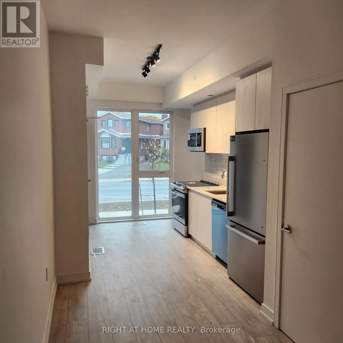 Row / Townhouse for rent: 5 - 168 Clonmore Drive, Toronto, Ontario M1N 0B9