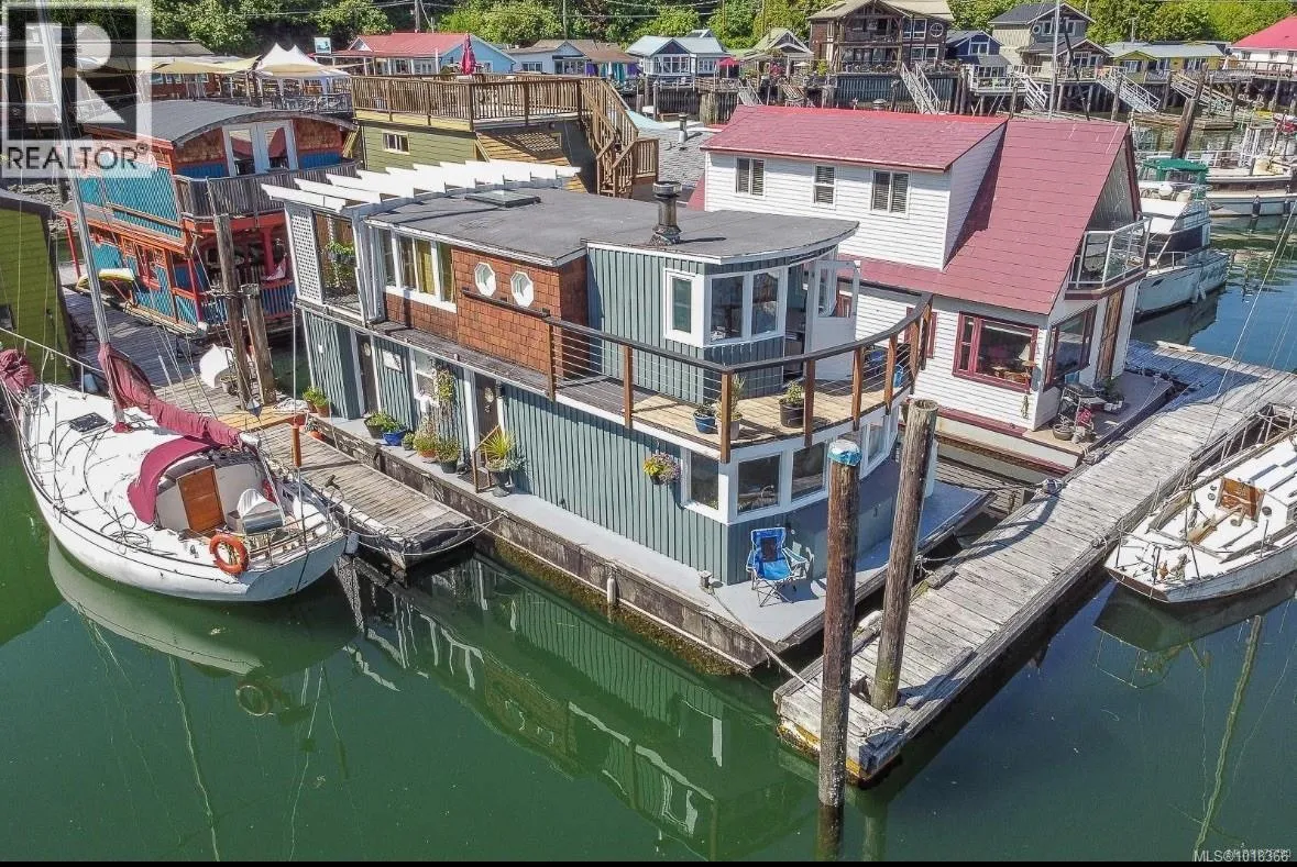 Floathome for rent: 5 1765 Cowichan Bay Rd, Cowichan Bay, British Columbia V0R 1N1