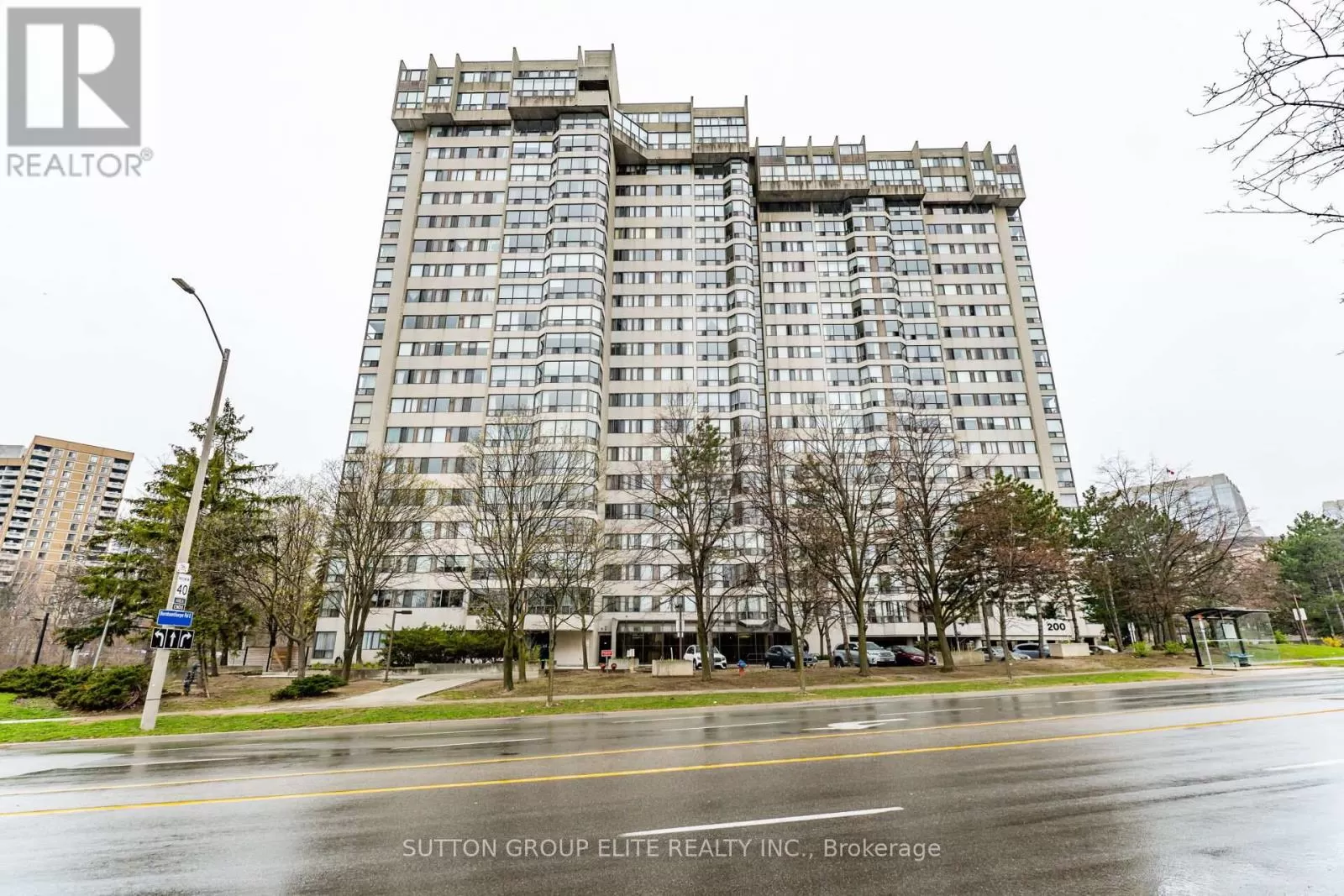 Apartment for rent: 5 - 200 Robert Speck Parkway, Mississauga, Ontario L4Z 1S3