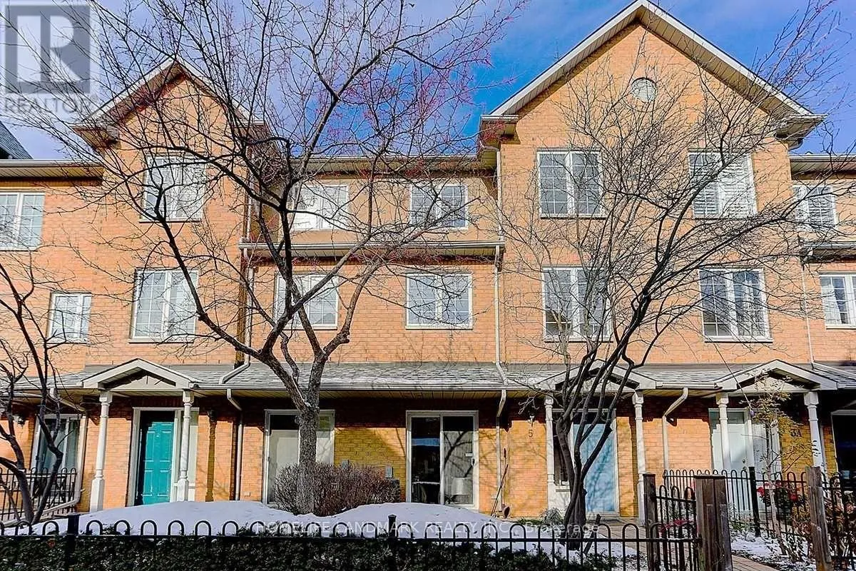 Row / Townhouse for rent: 5 - 21 St Moritz Way, Markham, Ontario L3R 4G4