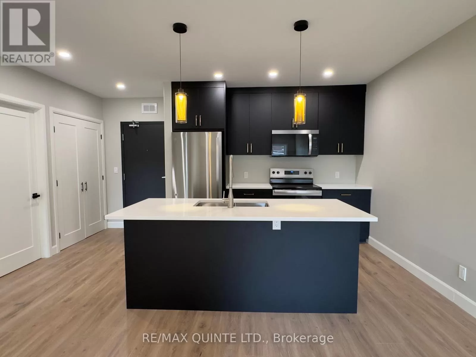 Other for rent: 5 - 330 Victoria Street, Tweed), Ontario K0K 3J0