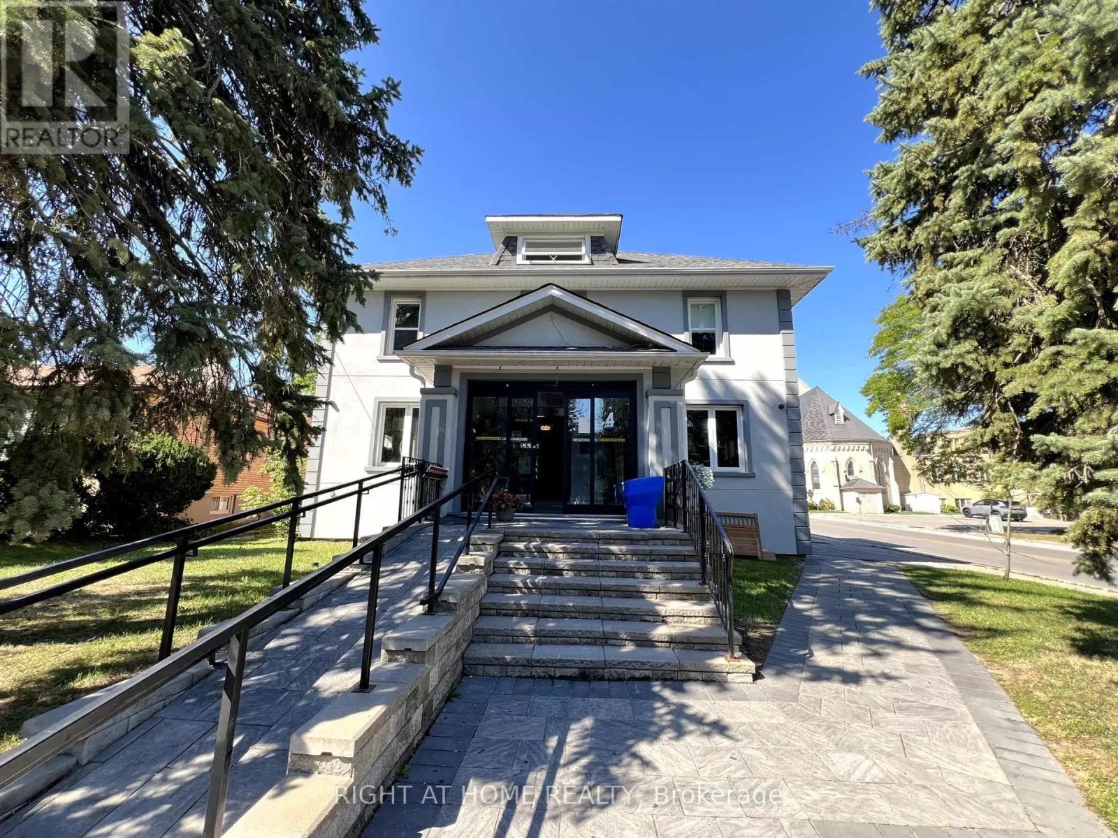 Offices for rent: 5 - 4 Church Street S, Richmond Hill, Ontario L4C 1W2