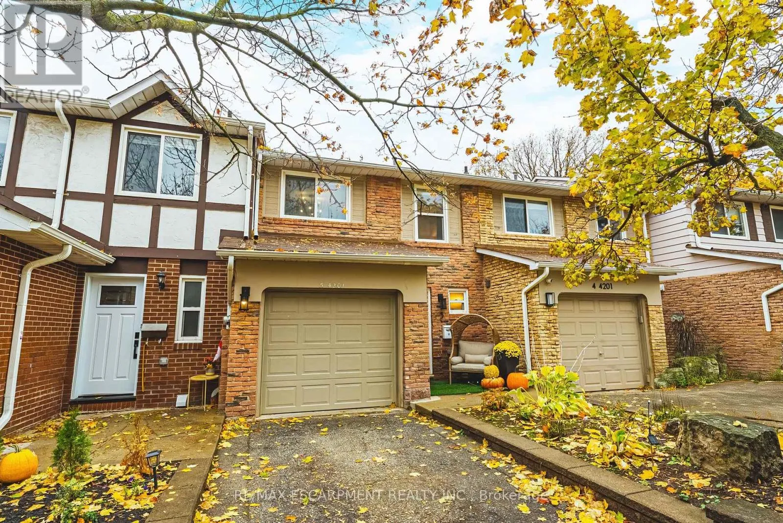 Row / Townhouse for rent: 5 - 4201 Longmoor Drive, Burlington, Ontario L7L 5J9