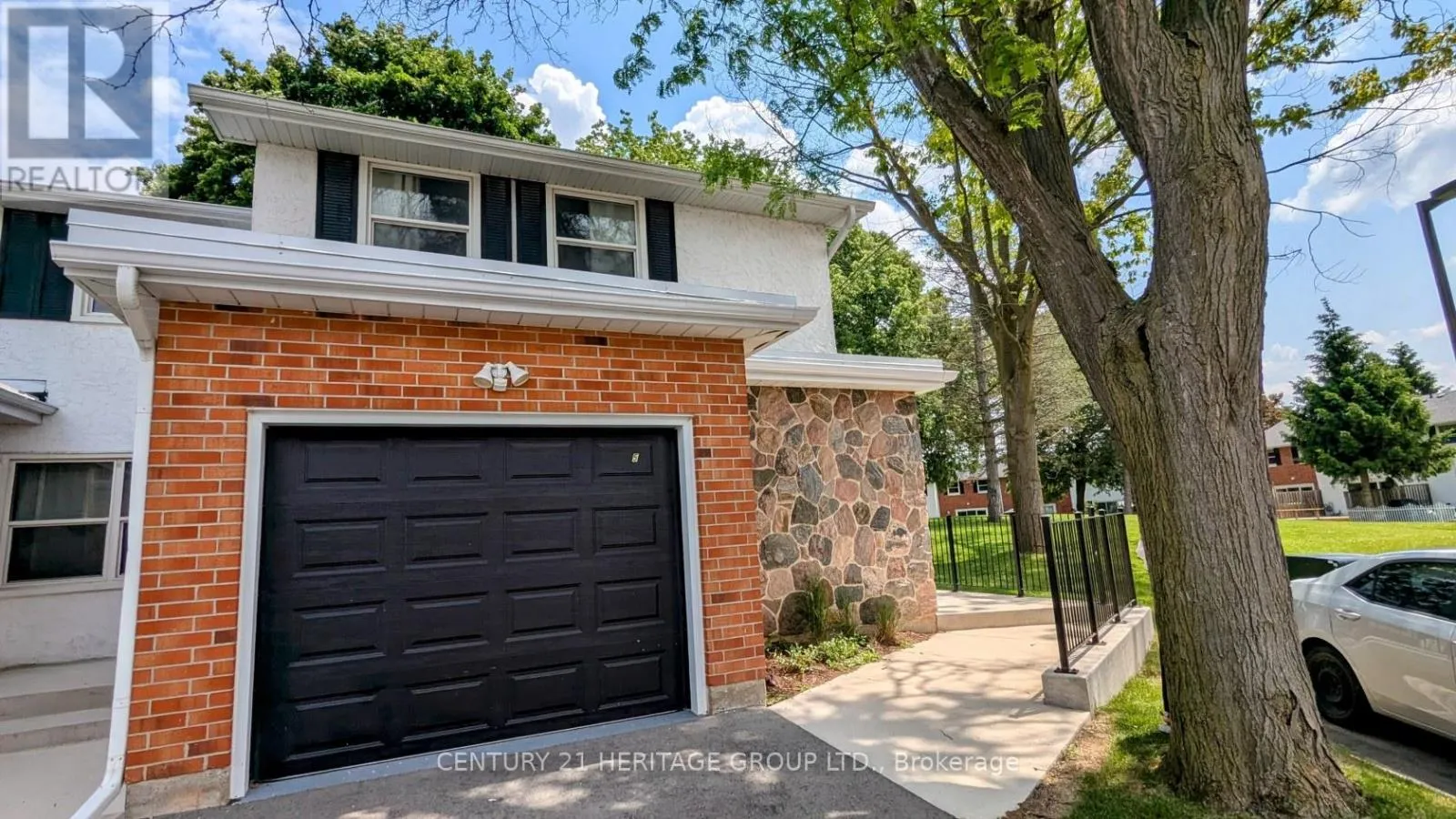 Row / Townhouse for rent: 5 - 431 Keats Way, Waterloo, Ontario N2L 5S7