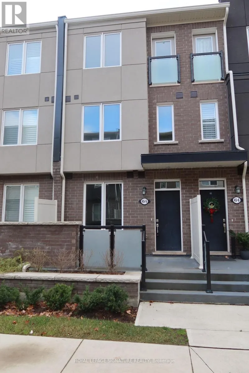 Row / Townhouse for rent: 5 - 45 Heron Park Place, Toronto, Ontario M1E 0B8