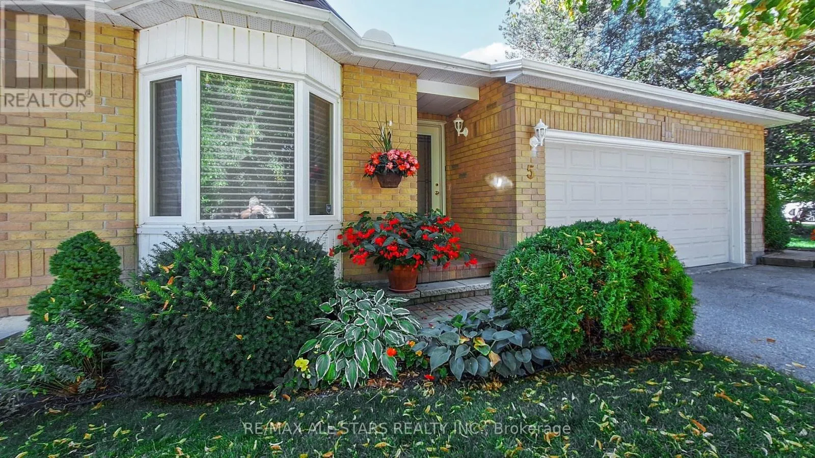 Row / Townhouse for rent: 5 - 5 Beswick Lane, Uxbridge, Ontario L9P 1G4