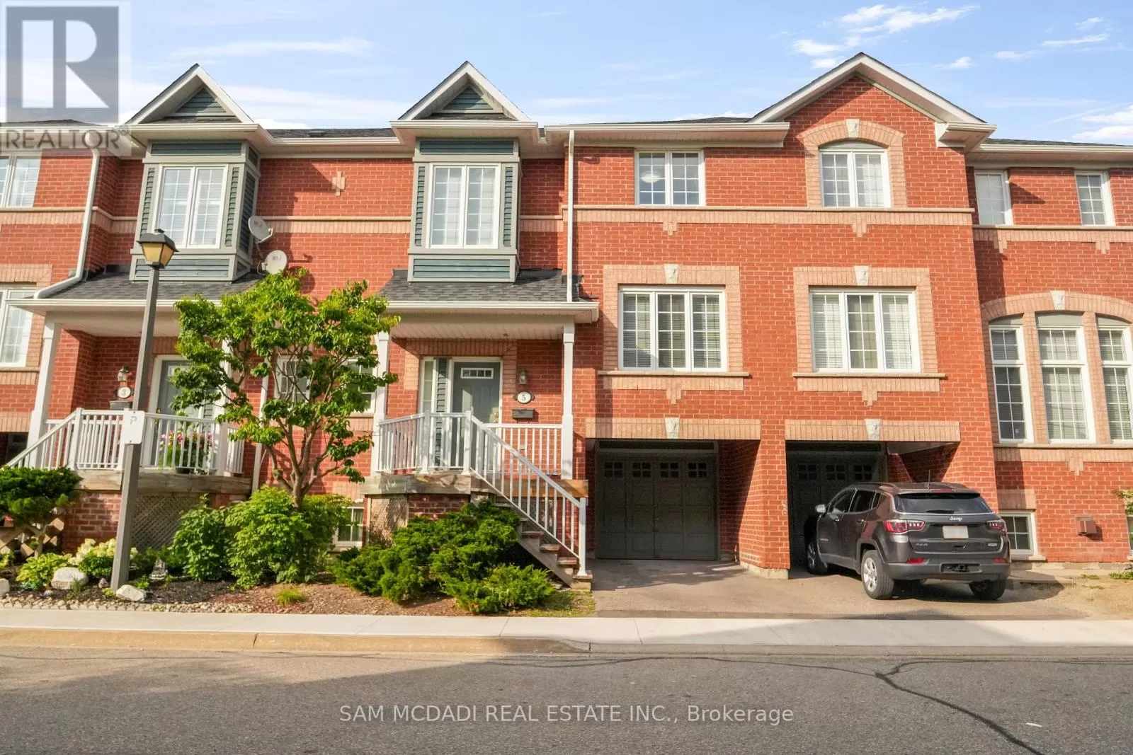 Row / Townhouse for rent: 5 - 5031 East Mill Road, Mississauga, Ontario L5V 2M5