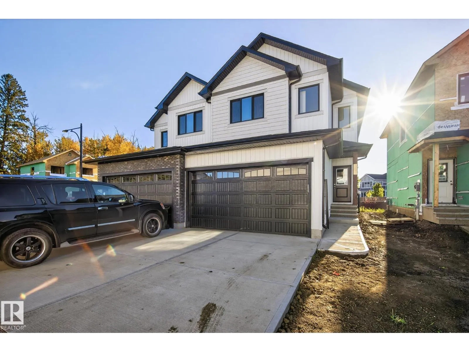 Duplex for rent: #5 5122 213a St Nw, Edmonton, Alberta T6M 0K7