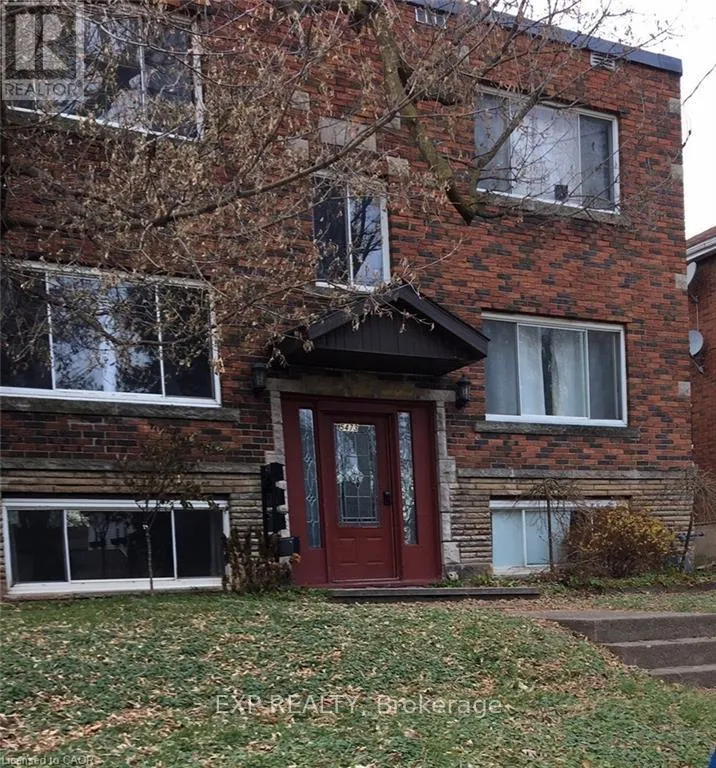 Other for rent: 5 - 5473 Ontario Avenue, Niagara Falls, Ontario L2E 3S4