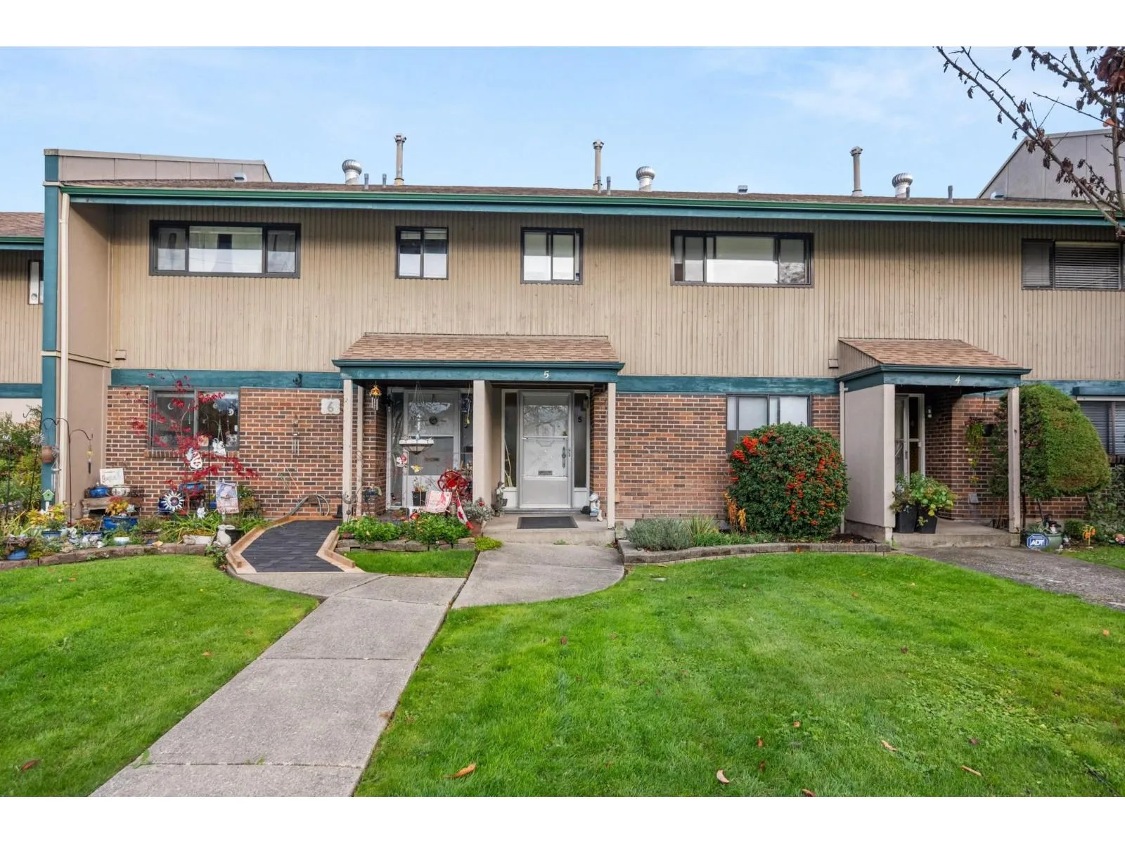 Row / Townhouse for rent: 5 5850 177b Street, Surrey, British Columbia V3S 4J6