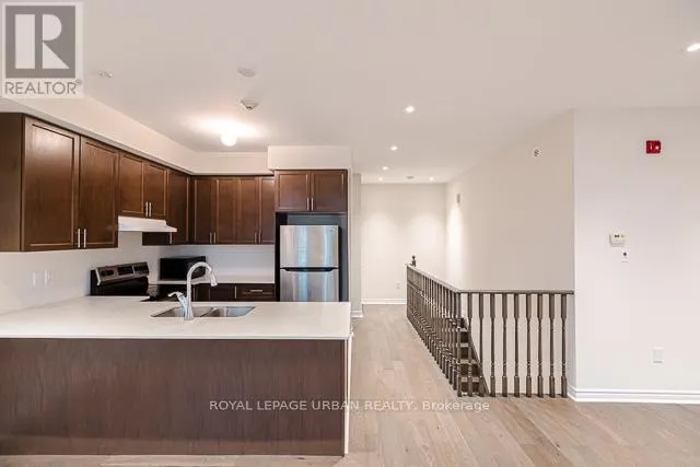 Row / Townhouse for rent: 5 - 62 Preston Meadow Avenue N, Mississauga, Ontario L4Z 1B1