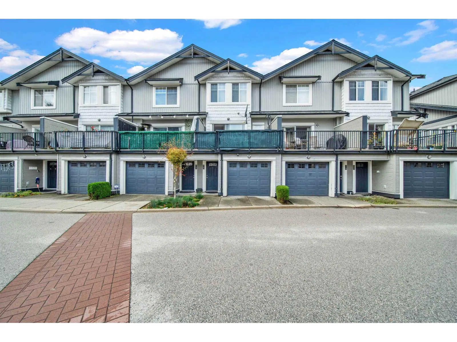 Row / Townhouse for rent: 5 7156 144 Street, Surrey, British Columbia V3W 1V5