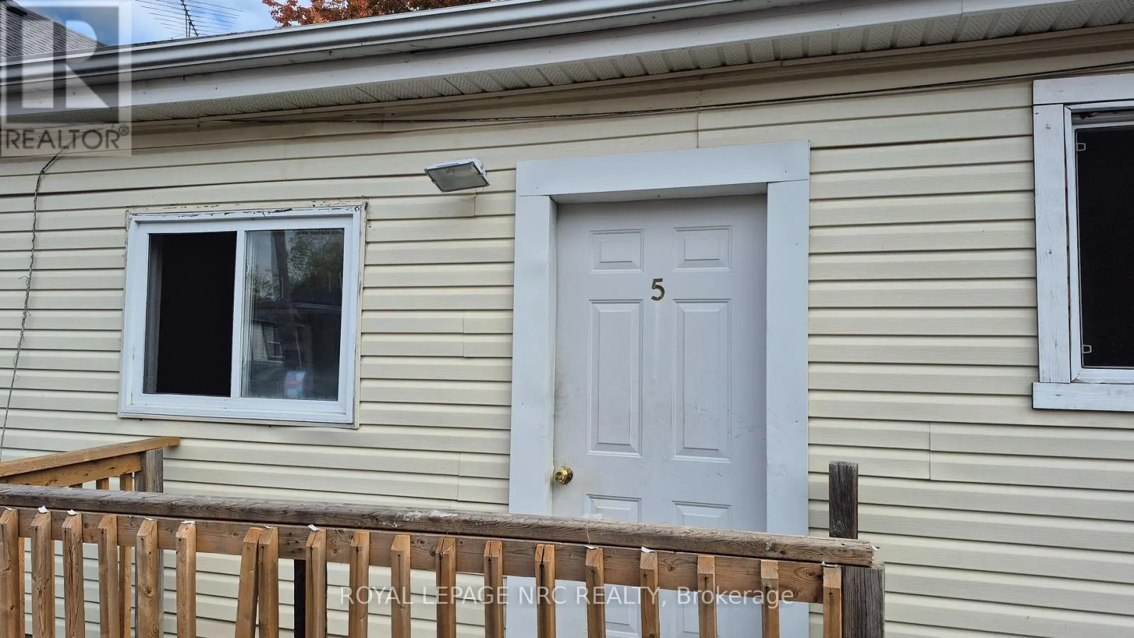 Other for rent: 5 - 74 Queens Circle, Fort Erie, Ontario L0S 1B0