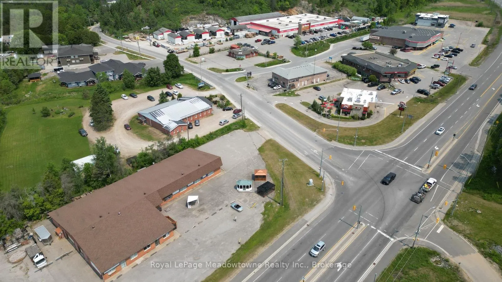 5 Bobcaygeon Road, Minden Hills, Ontario K0M 2K0