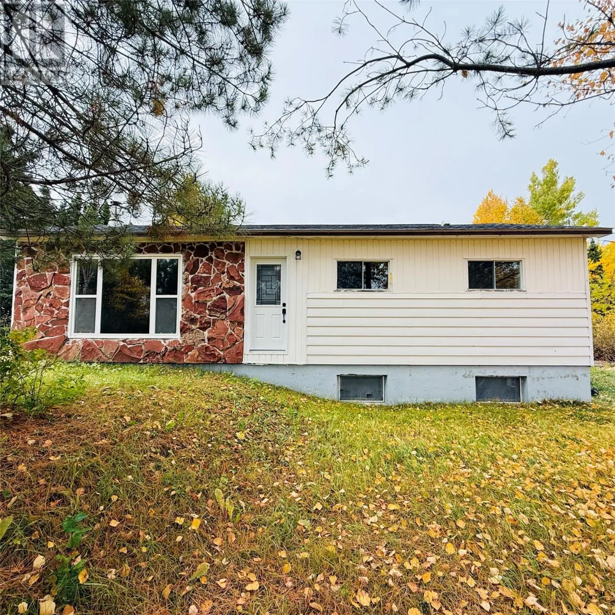 House for rent: 5 Burnt Berry Farm Road, Springdale, Newfoundland & Labrador A0J 1T0