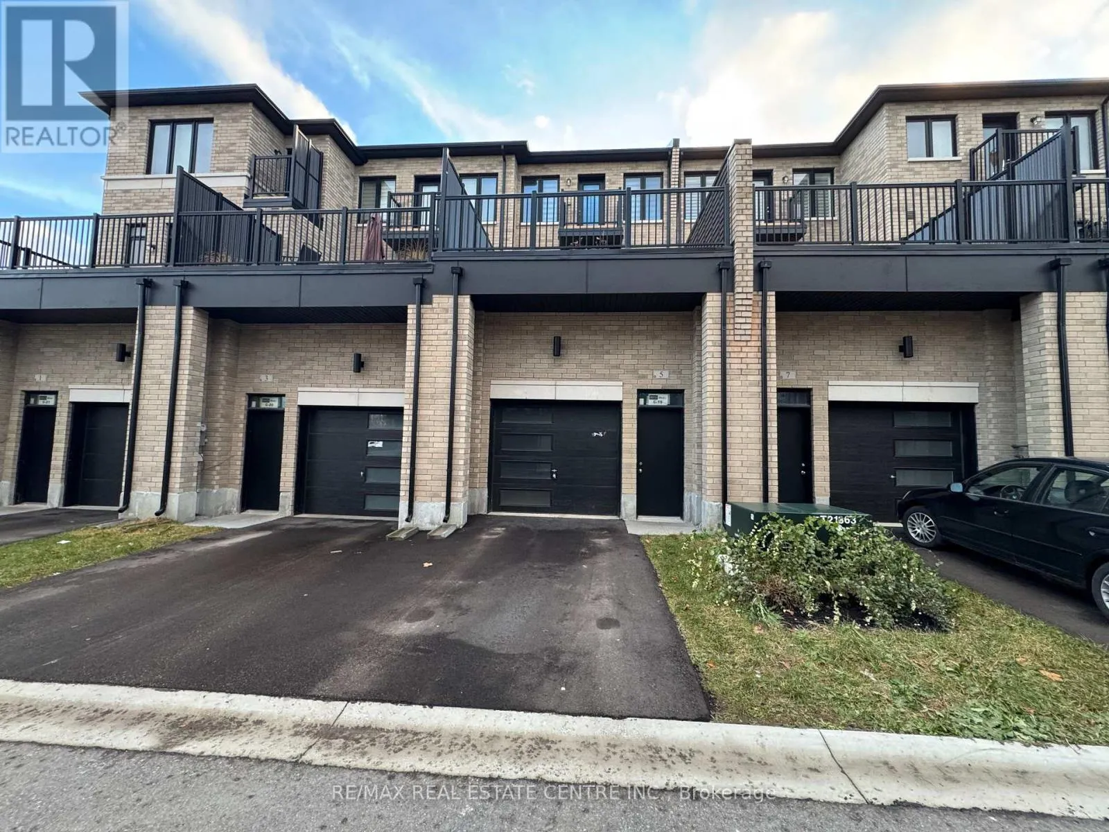 Row / Townhouse for rent: 5 Cherry Hill Lane, Barrie, Ontario L9J 0M7