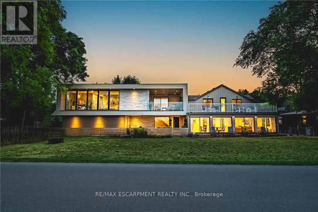 House for rent: 5 Dexter Avenue, Hamilton, Ontario L8H 7C7