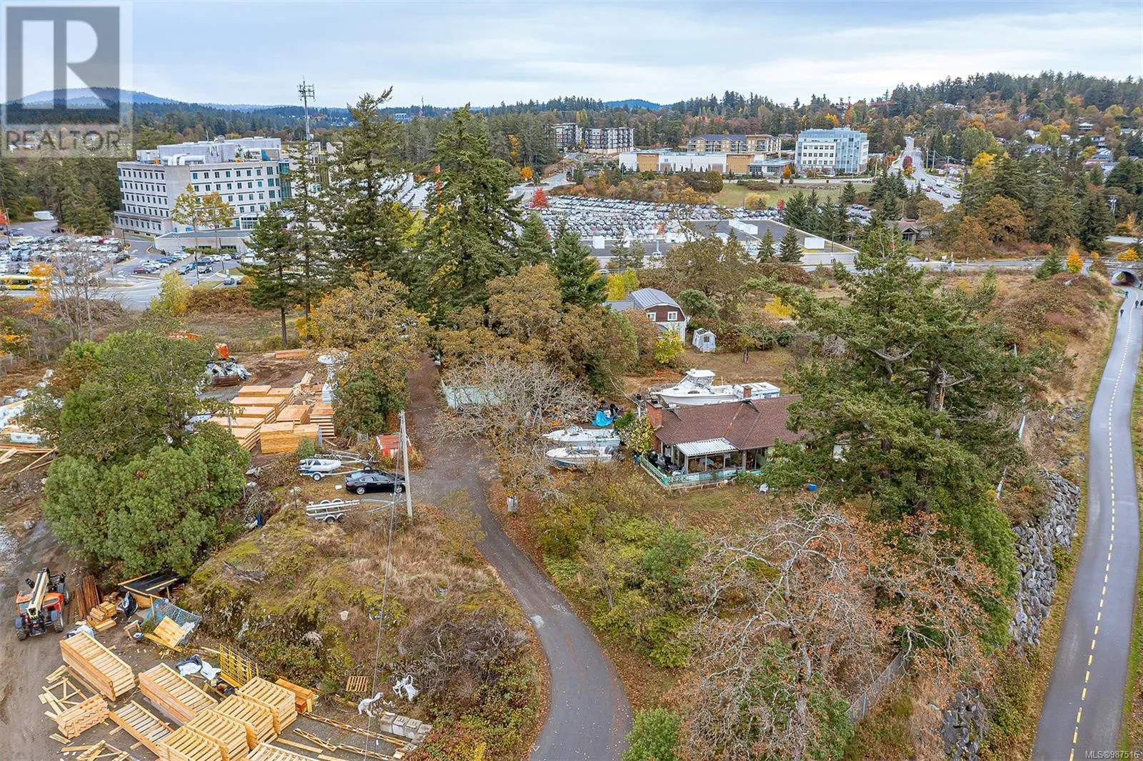 5 Erskine Lane, View Royal, British Columbia V8Z 1R7