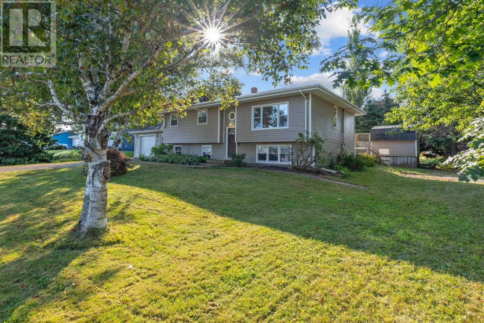 House for rent: 5 Ferguson Drive, Stratford, Prince Edward Island C1B 1B6