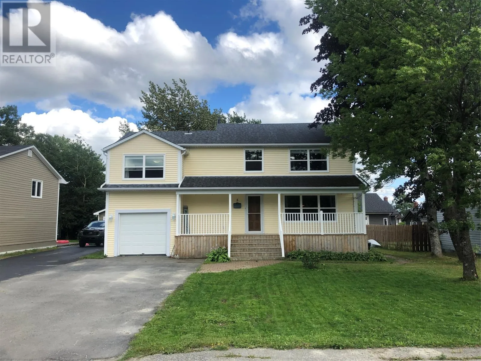 House for rent: 5 Hawker Crescent, Gander, Newfoundland & Labrador A1V 1S8