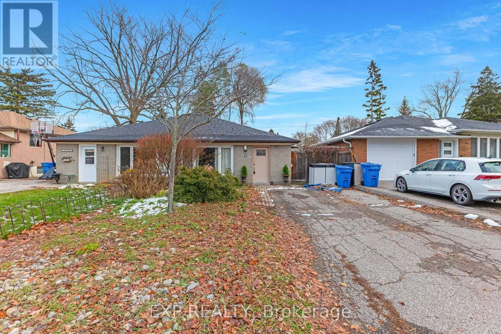 House for rent: 5 Kitimat Crescent, Aurora, Ontario L4G 3C2