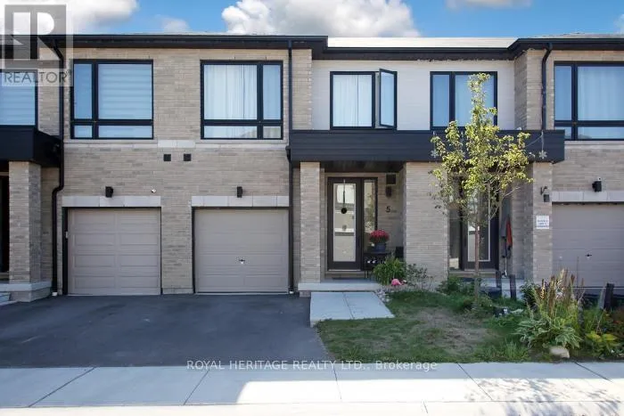 Row / Townhouse for rent: 5 Klein Way, Whitby, Ontario L1R 0S6