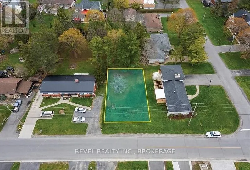 5 Manitou Crescent, Loyalist, Ontario K7N 1B1