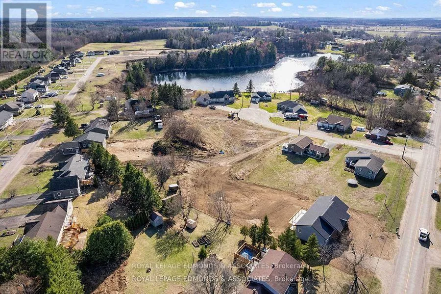 5 Mapleview Court, Whitewater Region, Ontario K0J 1C0