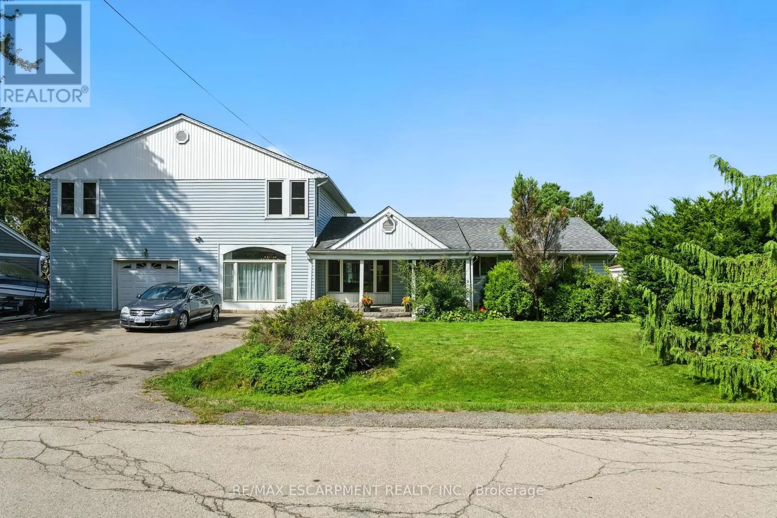 House for rent: 5 Mazza Avenue, Hamilton, Ontario L9H 5E2