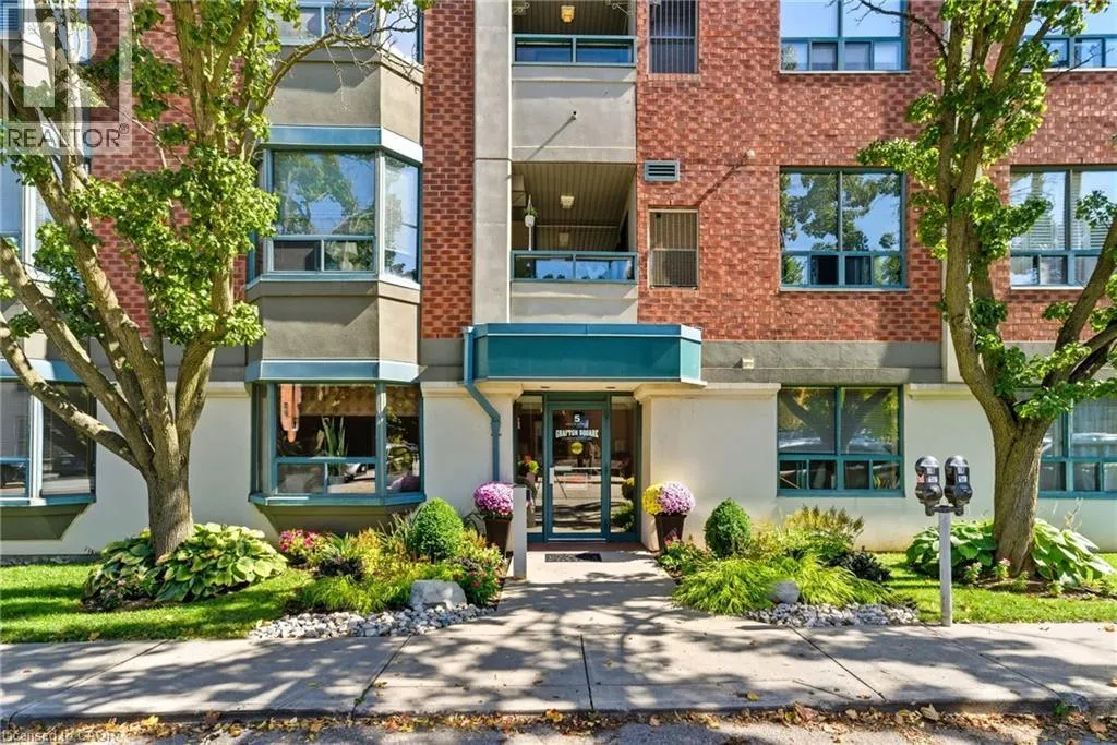 Apartment for rent: 5 Ogilvie Street Unit# 306, Dundas, Ontario L9H 2S1