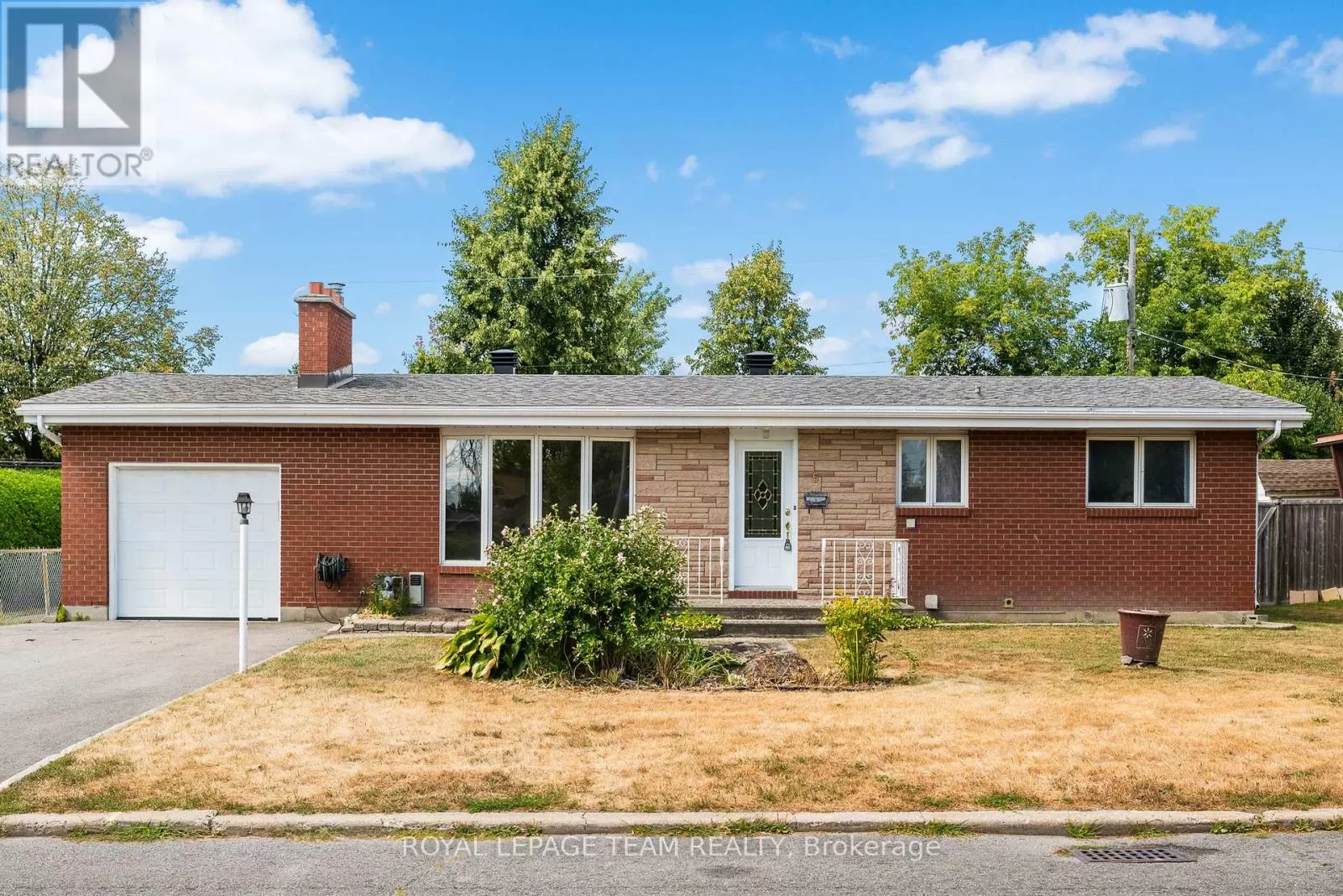 House for rent: 5 Spring Garden Avenue, Ottawa, Ontario K2G 3B1