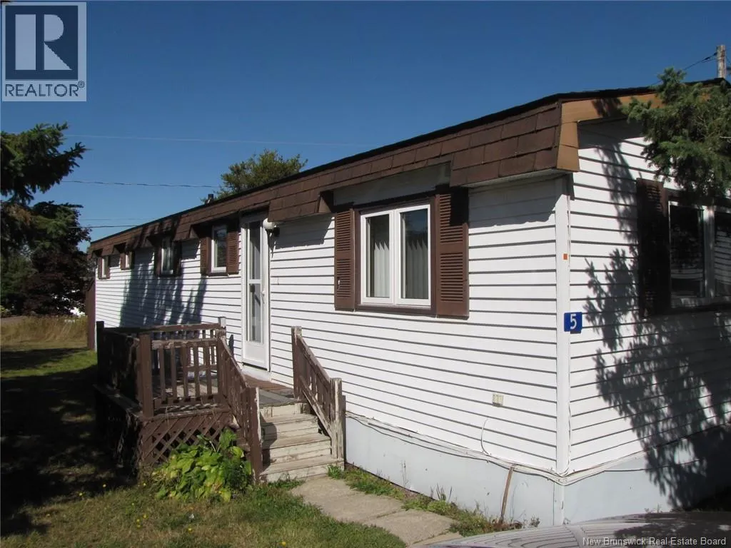 House for rent: 5 Third Street, Moncton, New Brunswick E1H 1K6