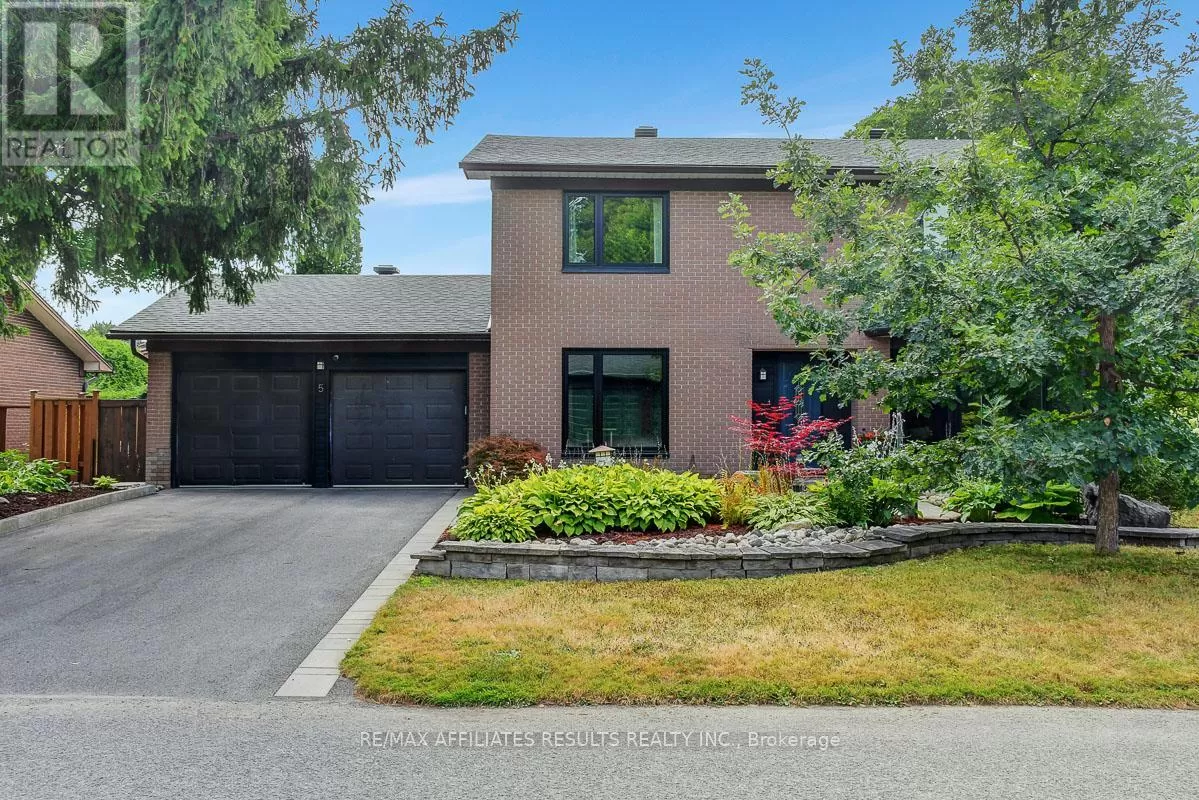 House for rent: 5 Tiffany Crescent, Ottawa, Ontario K2K 1W1