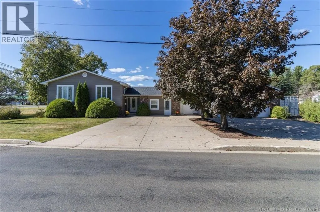 5 Timber Lane, Fredericton, New Brunswick E3A 8R6