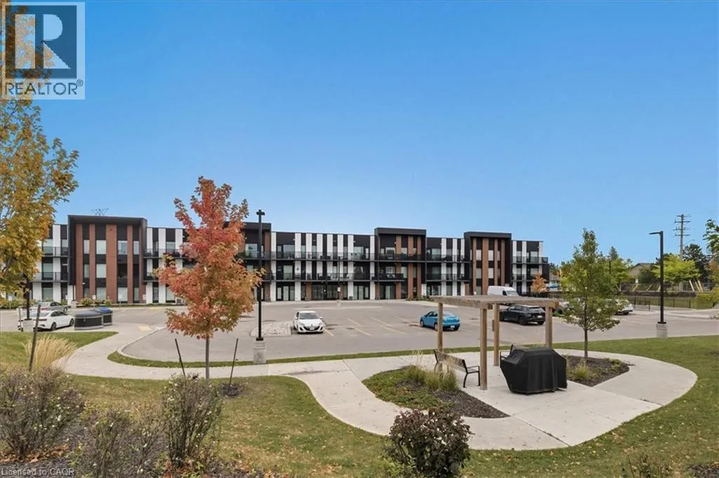 Apartment for rent: 5 Wake Robin Drive Unit# 304, Kitchener, Ontario N2E 0H6