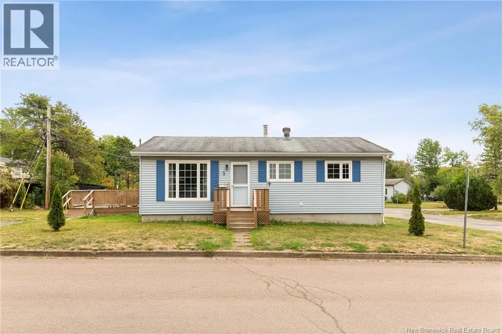 House for rent: 5 Wildwood, Moncton, New Brunswick E1E 2M4