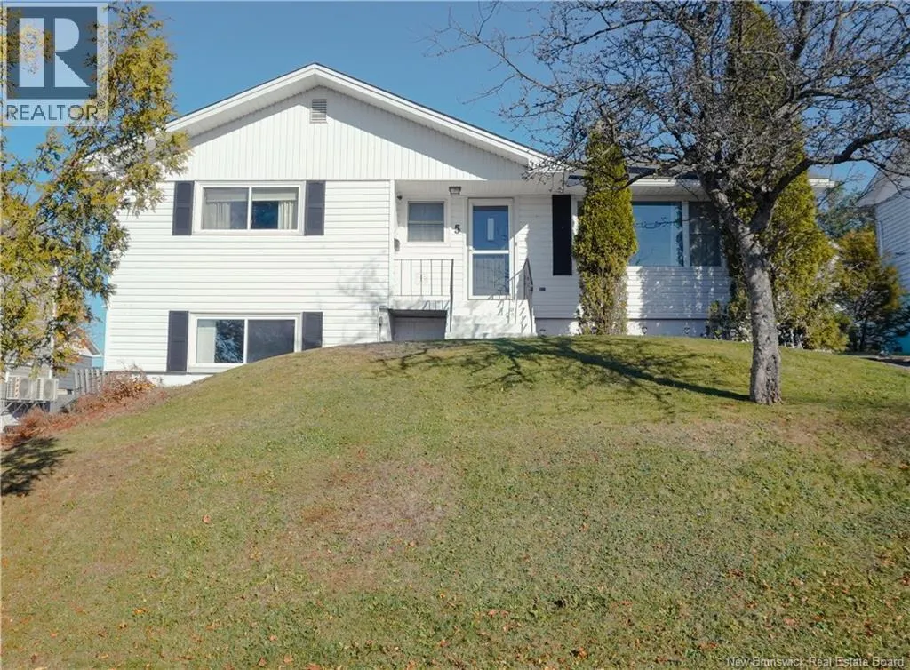 5 Wildwood, Saint John, New Brunswick E2J 2V9