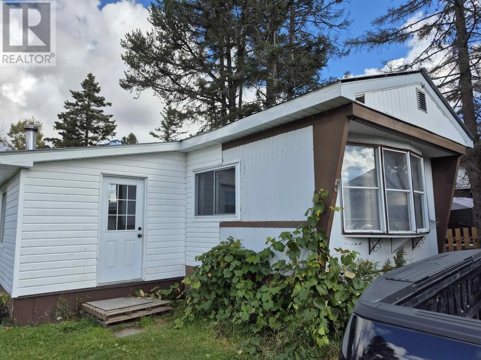 5 Willa Dr, Heyden, Ontario P6A 5K7