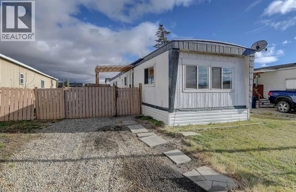 Mobile Home for rent: 50, 9824 104 Avenue, Clairmont, Alberta T8X 5A9