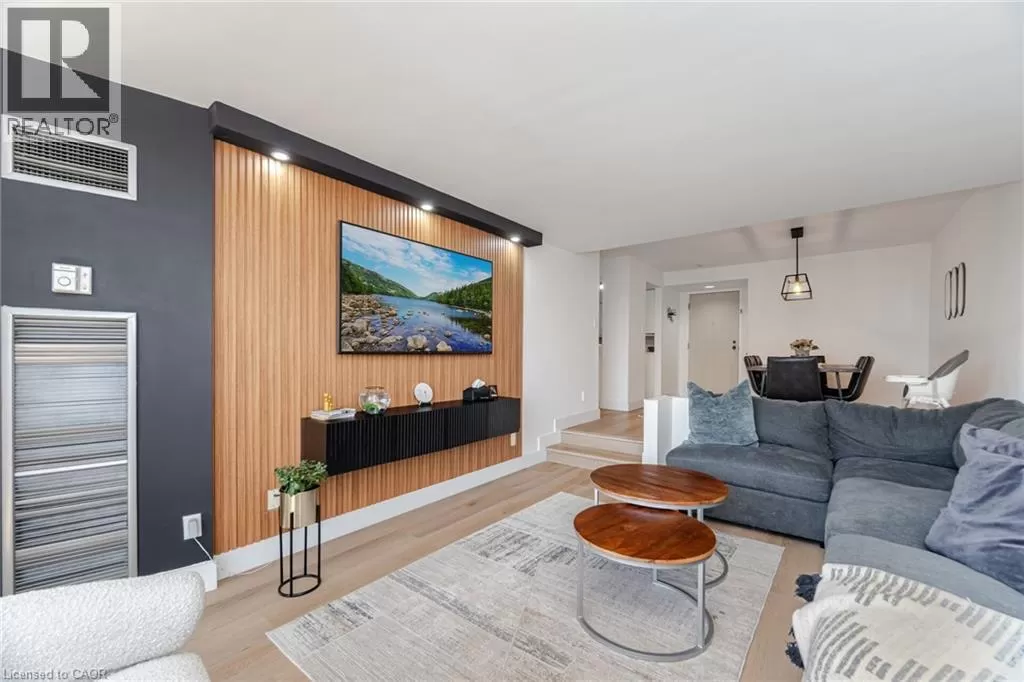 Apartment for rent: 50 Eglinton Avenue W Unit# 408, Mississauga, Ontario L5R 3P5