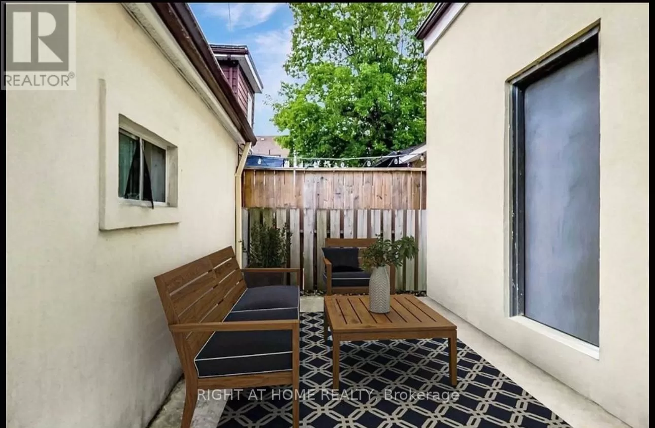 Duplex for rent: 50 Shirley Street W, Toronto, Ontario M6K 1T1