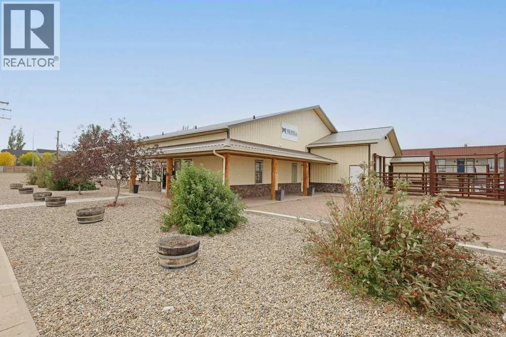 Commercial Mix for rent: 50 Upland Boulevard W, Brooks, Alberta T1R 0N9